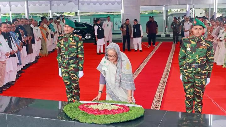 বঙ্গবন্ধুর_প্রতিকৃতিতে_ঐতিহাসিক_ছয়_দফা_দিবসে_প্রধানমন্ত্রীর_শ্রদ্ধা